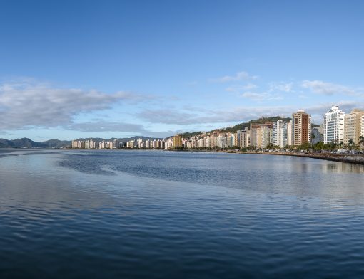 Franquia de formatura em Florianópolis da Viva Eventos com alunos comemorando