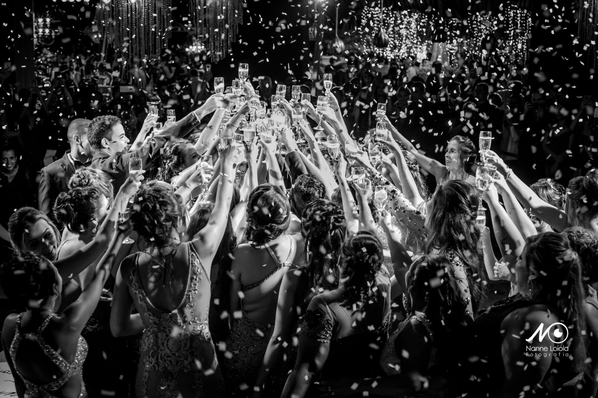 Baile de formatura da VIVA: pista lotada de formandos comemorando